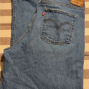 Women’s Levi’s Ribcage Straight Ankle Jeans 👖